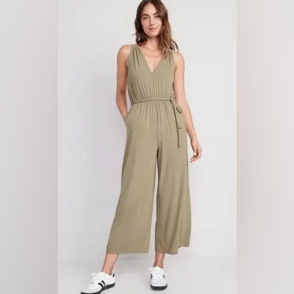 NWT Old Navy Sleeveless Double-Strap Ankle-Length Jumpsuit. Olive Green Medium